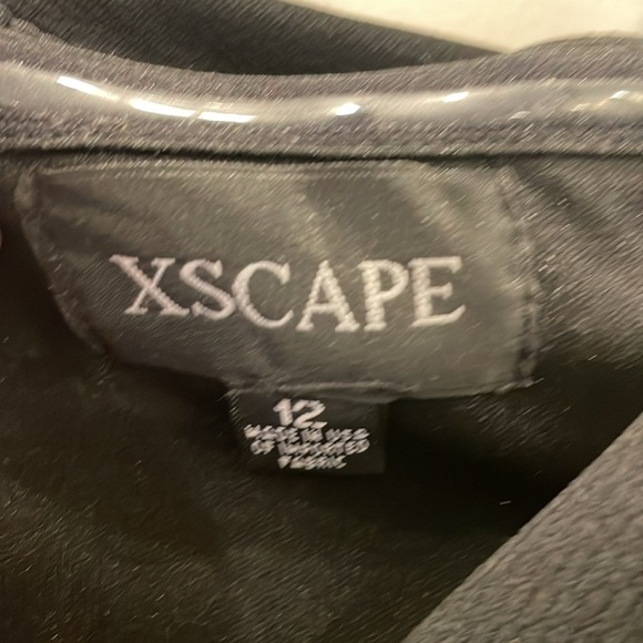 Black tie formal off the shoulder gown by xscape size 12 worn once - Picture 2 of 4